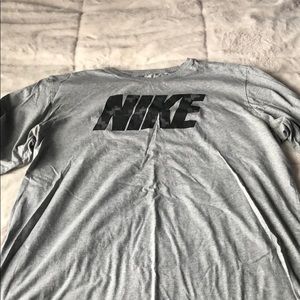 Men’s XXL NIKE long sleeve shirt